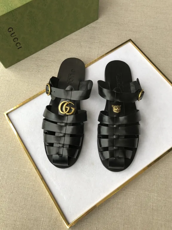 Gucci Shoe 